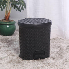 Classic Pedal Dustbin Black / 6 Litre