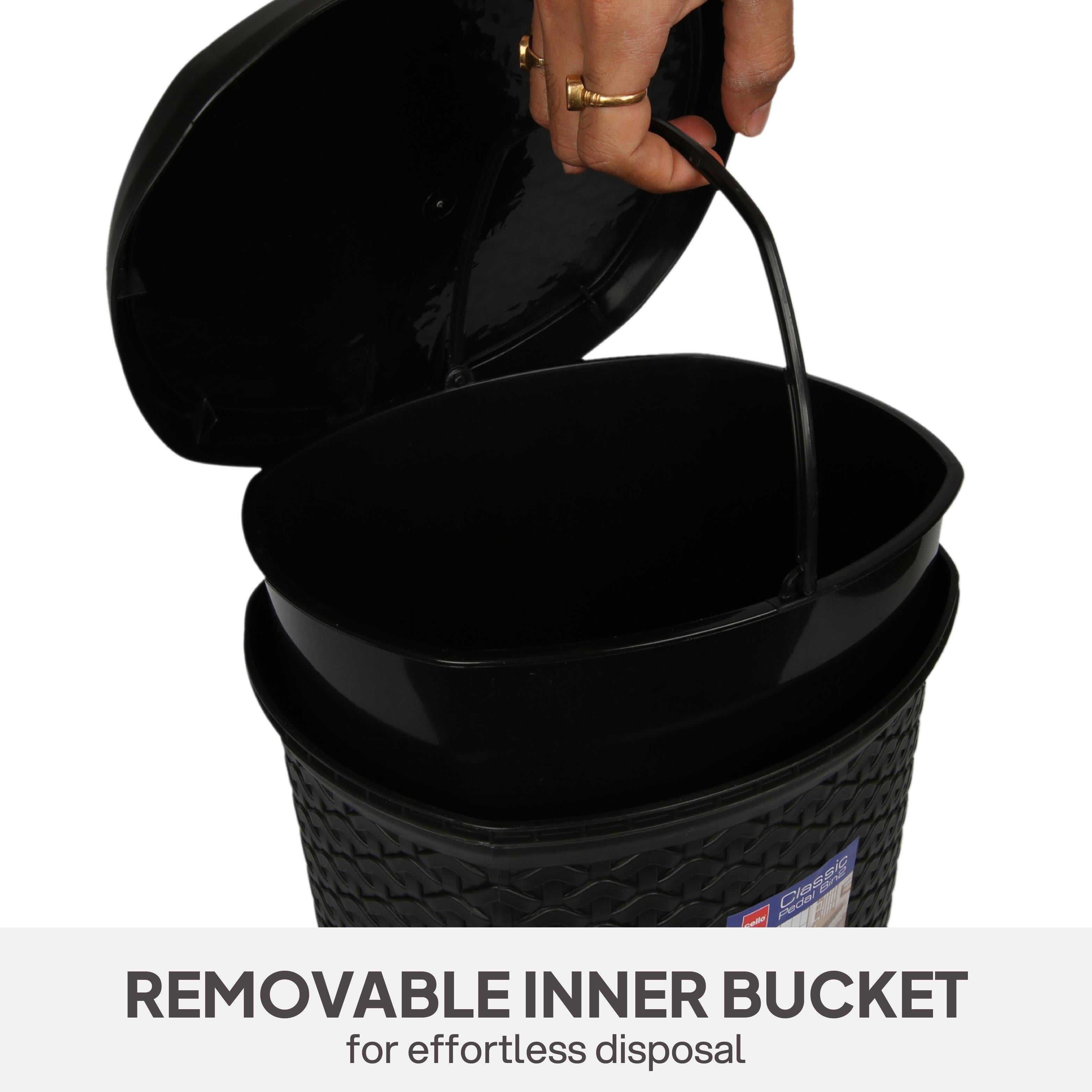 Classic Pedal Dustbin Black / 6 Litre