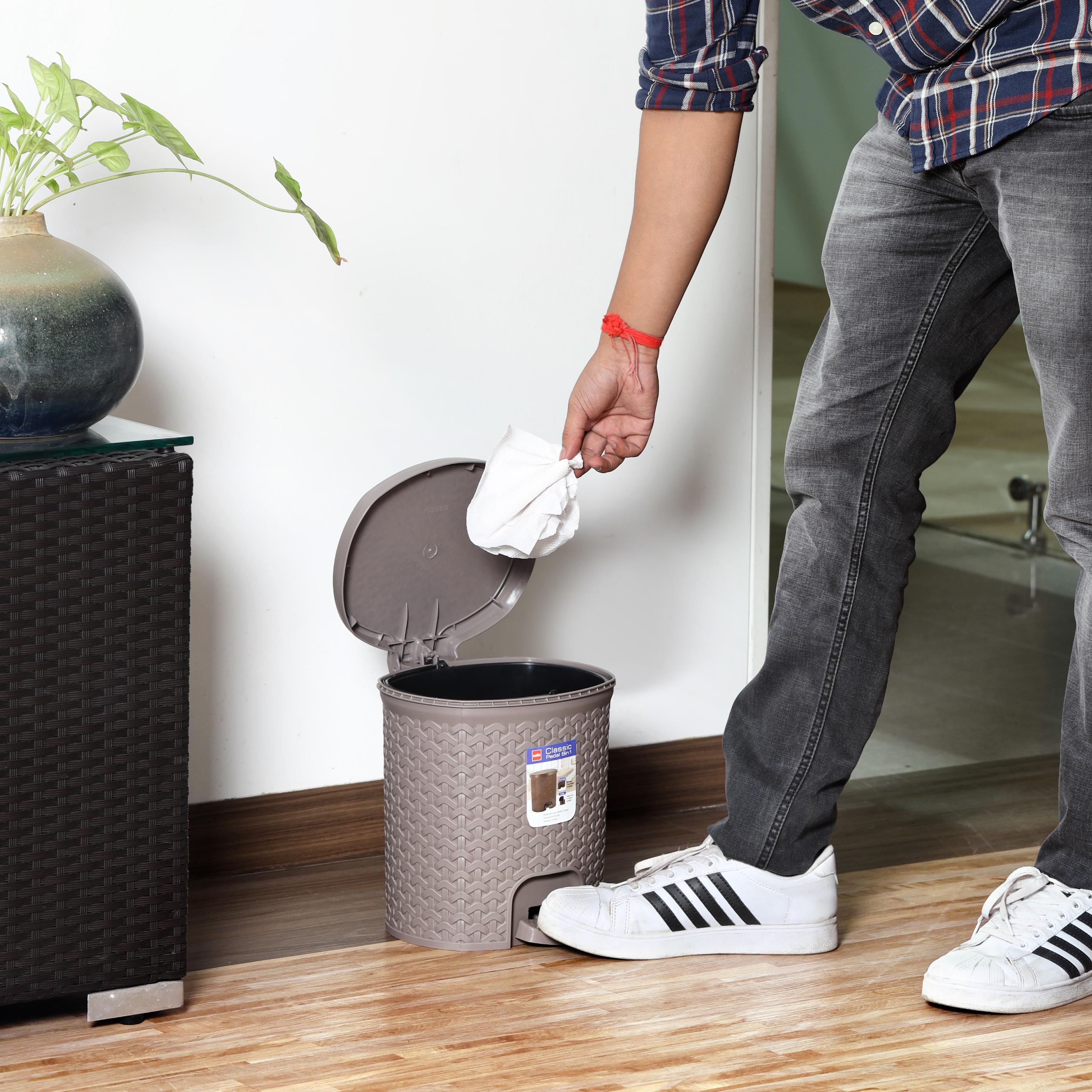 Classic Pedal Dustbin Grey / 12 Litre